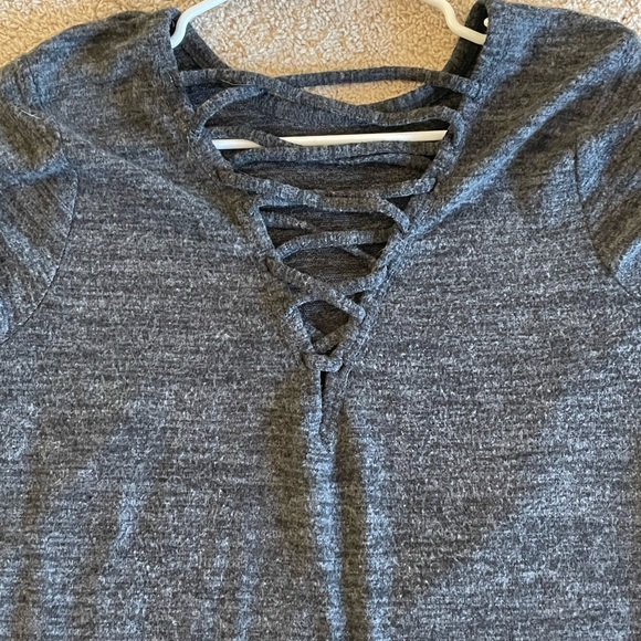Grey high low, cross cross back, long sleeve top size 2 - Picture 2 of 3